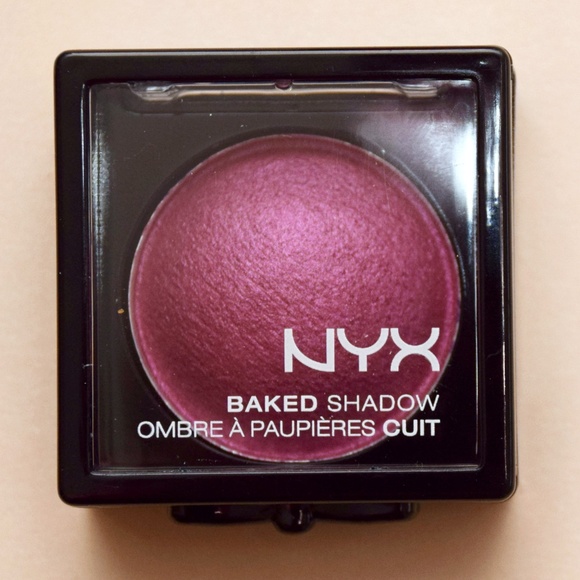 NYX Baked Eyeshadow Ombre Sugar Babe Violet Smoke - Picture 3 of 5